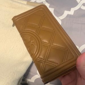 Tory Burch Soft Fleming Continental Wallet